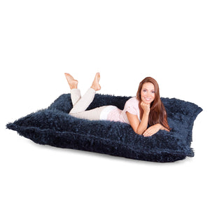 Flokati Sitzsack in Schwarzblau