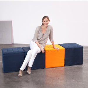 Cube Sitzwürfel in Indigo-Blau